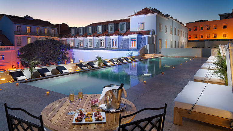 The outdoor pool is open from May to October.