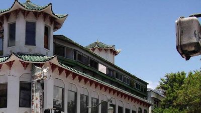 Wo Fat Restaurant was a popular eatery from 1941 to 2005 in Honolulu. // © 2013 E Noa Tours 2