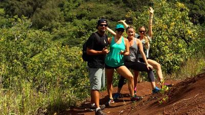 Kahokulea Haiku (left) leads a small group hike in Kamana Iki Valley. // © 2014 Hawaiian Hiking Company 2
