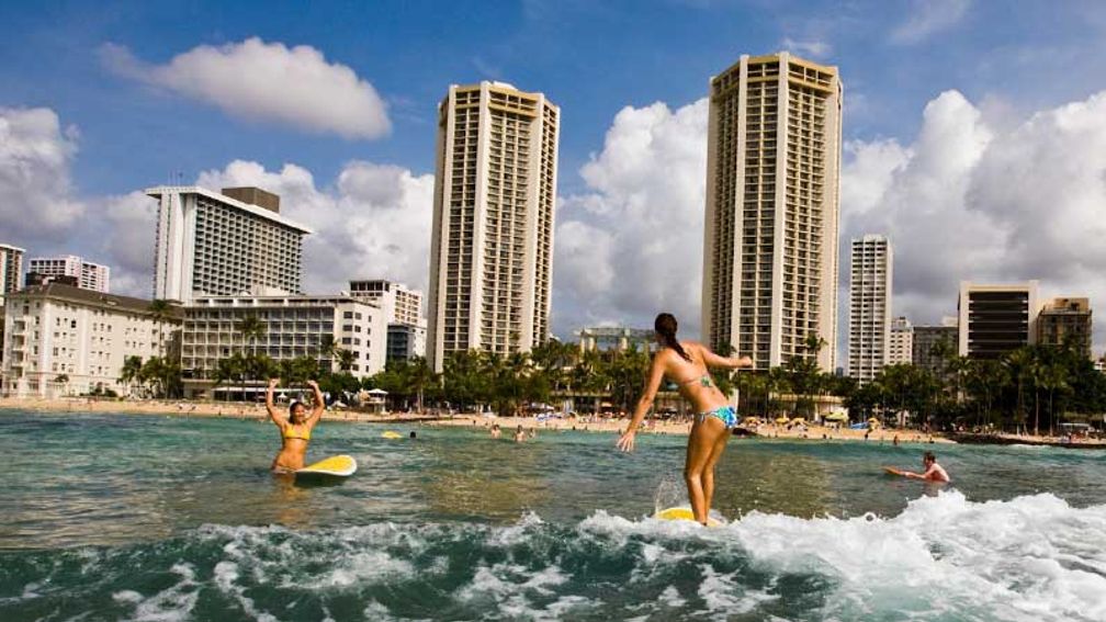 There’s plenty of room in the water during Hawaii’s fall travel season. // © 2015 Hyatt Regency Waikiki Beach Resort and Spa 2