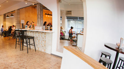 Mud Hen Water enlivens Honolulu’s Kaimuki neighborhood with innovative Asian-fusion fare. // © 2016 Mud Hen Water 2