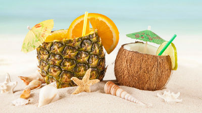 Westin Maui’s Playful Pineapple package includes a pineapple pool float. // © 2016 iStock 2