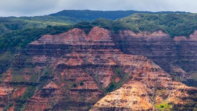 The 10-mile-long Waimea Canyon offers riders spectacular views. // © 2016 iStock 2