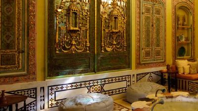 Oahu’s Shangri La features an impressive collection of Islamic art // © 2014 Oahu Visitors Bureau/Kazu Tanabe 2