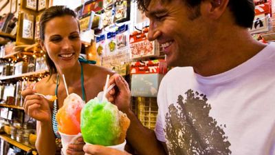 Local favorites such as shave ice are popular with visitors as well. // © 2014 Hawaii Tourism Authority 2