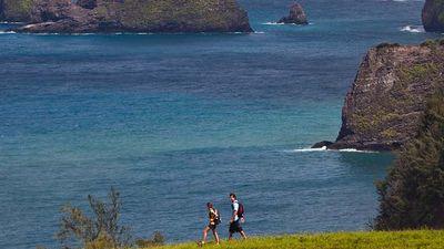 The view from the top of Pololu Valley provides spectacular ocean and sea cliff views. // © 2015 HTA/Tor Johnson