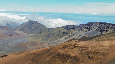 Many visitors opt to watch the sunrise from the top of Haleakala, or the East Maui Volcano. // © 2014 HTA and Max Wanger F