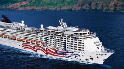 With seven-day tours out of Honolulu, Norwegian Cruise Line’s Pride of America explores Hawaii’s most stunning natural treasures, such as the remote Napali Coast of Kauai. // © 2017 Norwegian Cruise Line