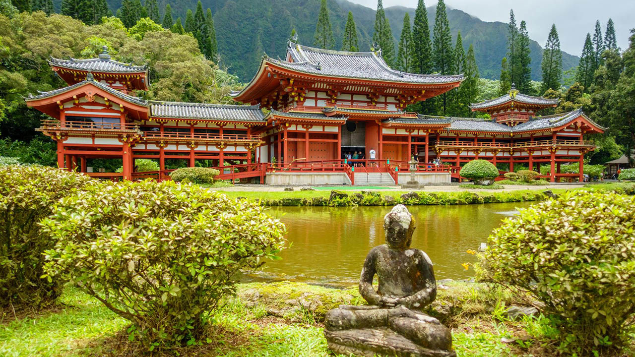 Breathtaking Hawaii Temples Waiting to Be Explored