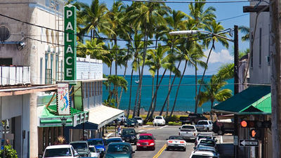 Among Hilo’s many charms is its beautiful bayside setting. // © 2014 HTA and Tor Johnson F2