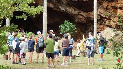 Once inside the cave, visitors learn about its historical and cultural significance. // © 2017 Lida Pigott Burney