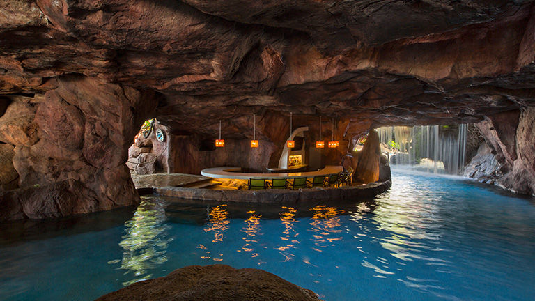 Hyatt Regency Maui guests can linger at the Grotto Bar.