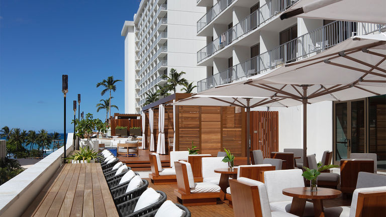 Alohilani's new Longboard Club gives couples access to secluded, exclusive cabanas and amenities.