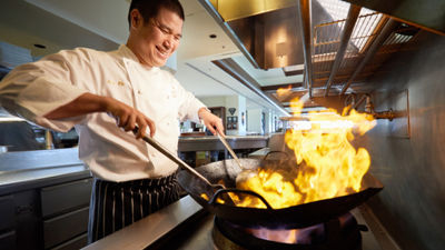 Hoku’s chef Eric Oto joins 19 culinary gurus on Oct. 26 at “Hawaiian Airlines Presents Winederland.”