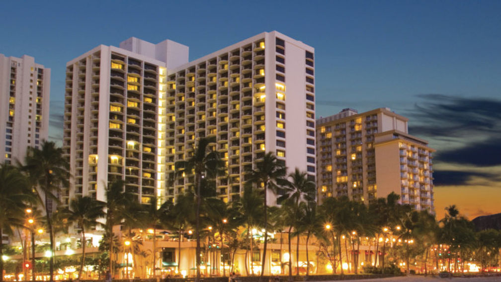 Waikiki Beach Marriott is one of several hotels participating in Hawaii wholesaler deals this summer. // © Waikiki Beach Marriott Resort and Spa F