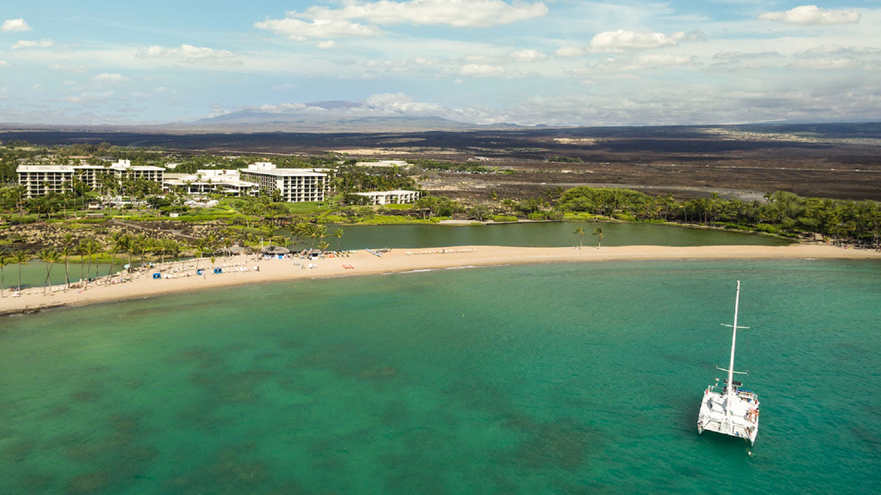The decor and spirit of Waikoloa Beach Marriott draw inspiration from its dramatic setting on Hawaii Island's Kohala Coast.