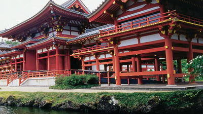 Valley of the Temples, home of Byodo-In Temple, creates a serene windward setting. // © 2015 HTA/Chuck Painter
