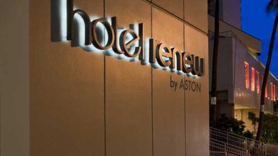 Hotel Renew in Waikiki // © 2013 Aston Hotels & Resorts 2