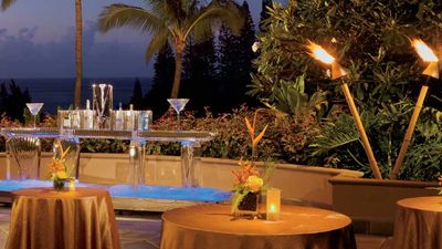 The Plantation Lanai is an ideal setting for pre-event cocktails. // © 2014 The Ritz-Carlton, Kapalua 2