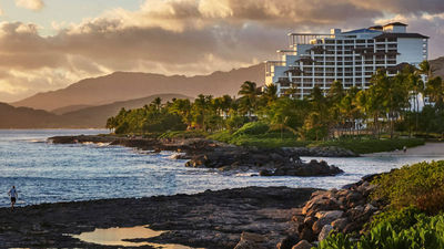 The property is located on Oahu’s western coastline, home to revered cultural storytellers. // © 2016 Four Seasons Resort Oahu at Ko Olina 2
