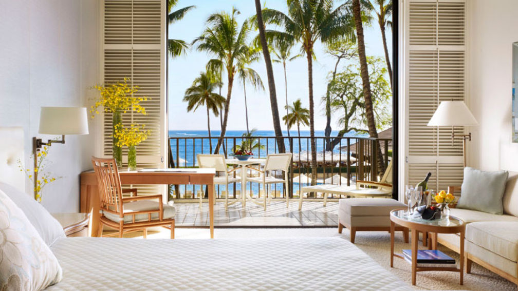 Halekulani’s guestrooms have been renewed and reinvigorated. // © 2013 Halekulani Corp. 3