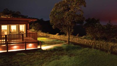 The renovated Volcano House offers evening views of glowing lava. // © 2014 Volcano House 2