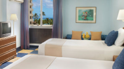 Ewa Hotel Fetes Families