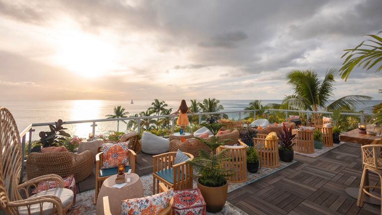 The fifth-floor Five-One-Six takes full advantage of expansive views of the Oahu coastline.