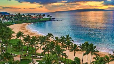 The resort faces Wailea Beach. // © 2017 Grand Wailea, a Waldorf Astoria Resort