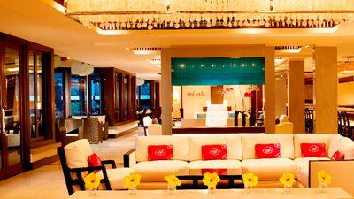 Koa Kea's lobby welcomes guests with an intimate island-style vibe. // © 2014 Koa Kea Hotel and Resort