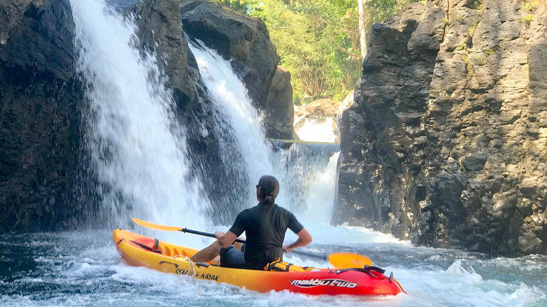 Adventurous solo travelers can rent kayaks from KapohoKine Adventures, based at Grand Naniloa Hotel Hilo.