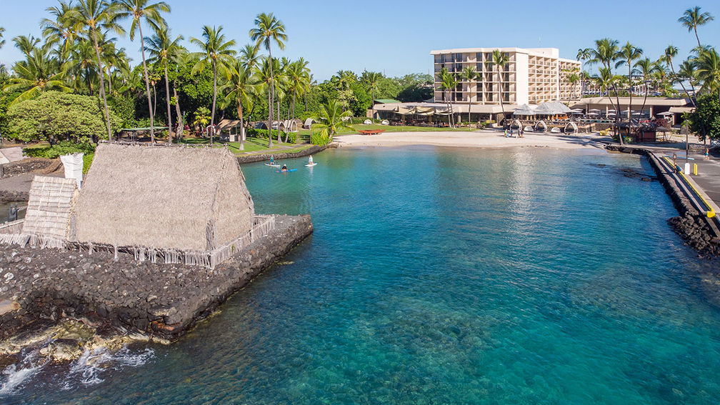Hotel Review: Courtyard King Kamehameha’s Kona Beach Hotel
