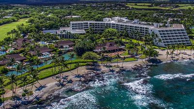 Mauna Lani boasts an enviable location on Hawaii Island's Kohala Coast. // © 2016 Mauna Lani Bay Hotel & Bungalows