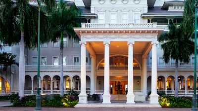 Dating back to 1901, Moana Surfrider welcomes guests with its elegant blend of old and new. // © 2016 Moana Surfrider, A Westin Resort & Spa