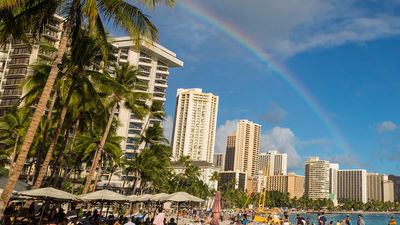 Thanks to its natural beauty and ongoing upgrades, Waikiki remains a rich and relevant destination in Hawaii. // © 2017 HTA/Tor Johnson