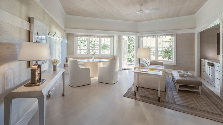 Four Seasons Lanai at Koele rooms and suites feature a soothing decor of cream and tan offset by organic textures.