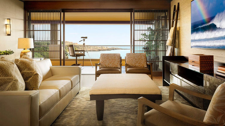 Four Seasons Lanai’s Alii Royal Suite can host up to six guests.