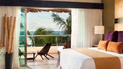 A beachfront suite at El Dorado Maroma // © 2015 Karisma Hotels & Resorts 2
