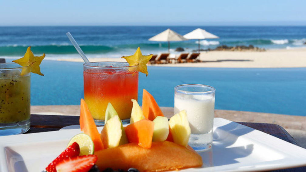 All-inclusives aren’t the only properties offering free liquor. // © 2015 Esperanza, An Auberge Resort 2