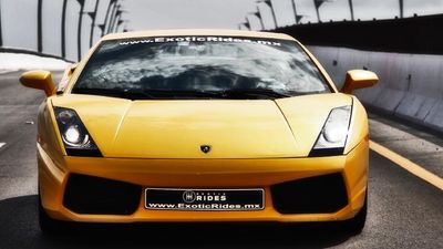Clients can speed around in a Lamborghini with Exotic Rides Cancun. // © 2013 Exotic Rides Cancun 3