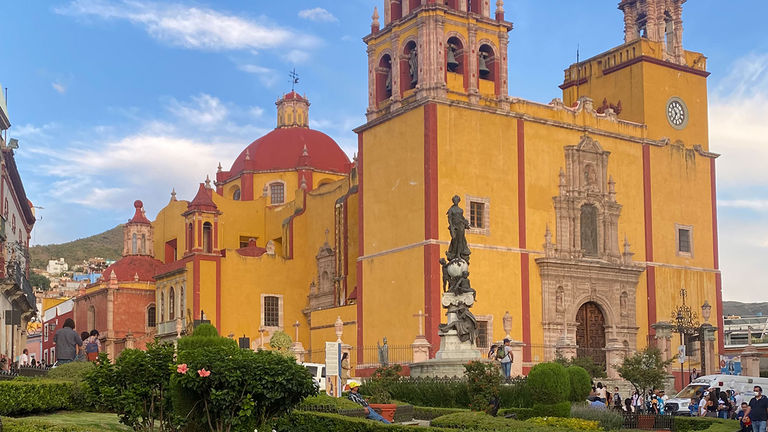A 17th-century basilica in Guanajuato