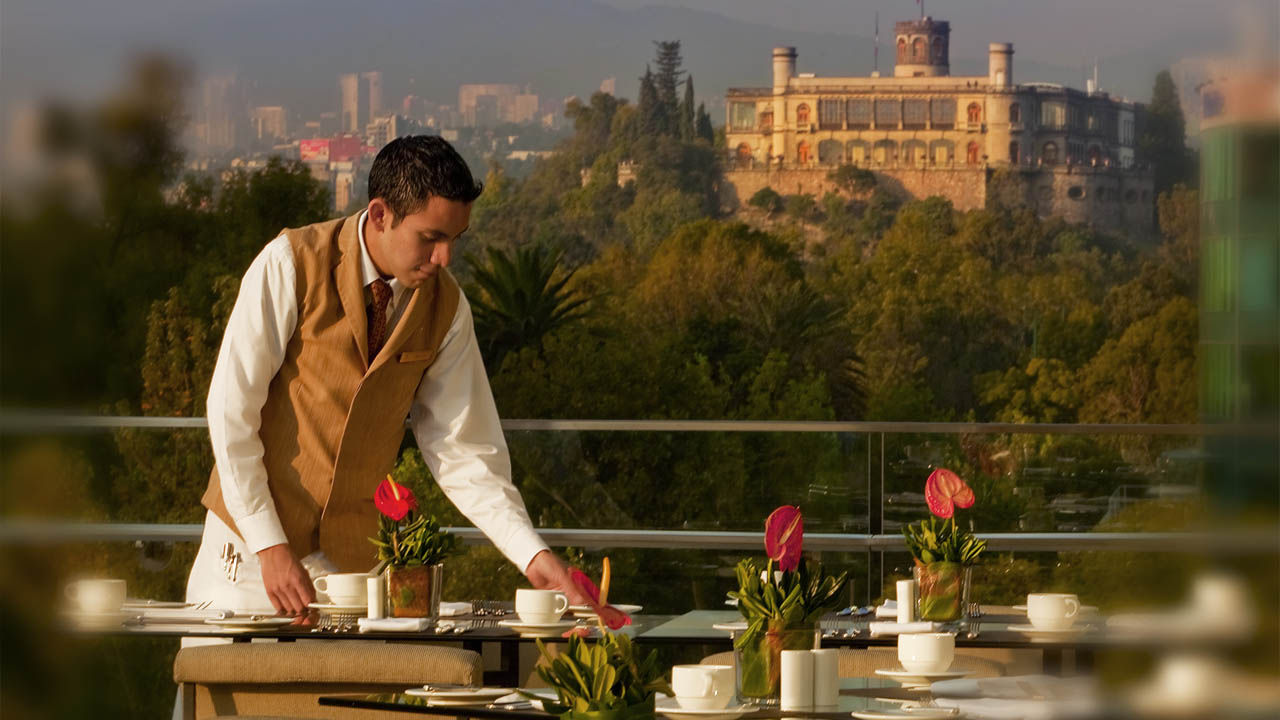 Diana Restaurant is one of several excellent Mexico City restaurants located in a hotel.