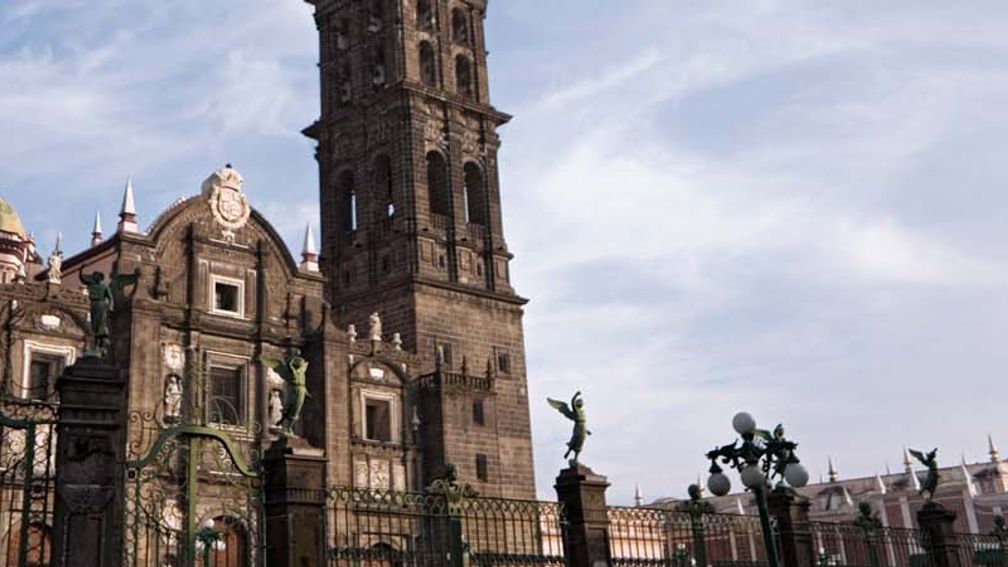 Puebla’s Cathedral is one of the city’s main cultural and architectural gems. // © Mexico Tourist Board F