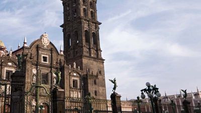 Puebla’s Cathedral is one of the city’s main cultural and architectural gems. // © Mexico Tourist Board F