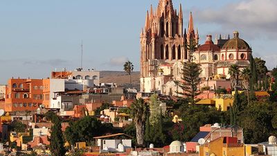 Whether clients are shopping enthusiasts, foodies, music lovers or art buffs, they’ll be able to enjoy a visit to attractions in San Miguel de Allende. // © 2017 Mark Chesnut/LatinFlyer.com