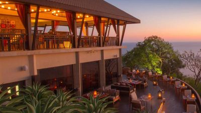 Banyan Tree Cabo Marques is built into the cliffside and features amazing views. // © 2015 Banyan Tree Cabo Marques 2