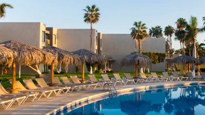 The all-inclusive resort features three pools. // © 2015 Holiday Inn Resort Los Cabos All-Inclusive 2