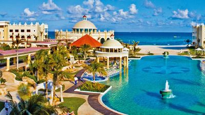 The Grand Collection property is located on Iberostar’s Playa Paraiso complex. // © 2016 Iberostar Hotels & Resorts 2