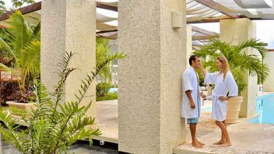 Guests have unlimited access to the four neighboring resorts. // © 2013 Palladium Hotel Group 2