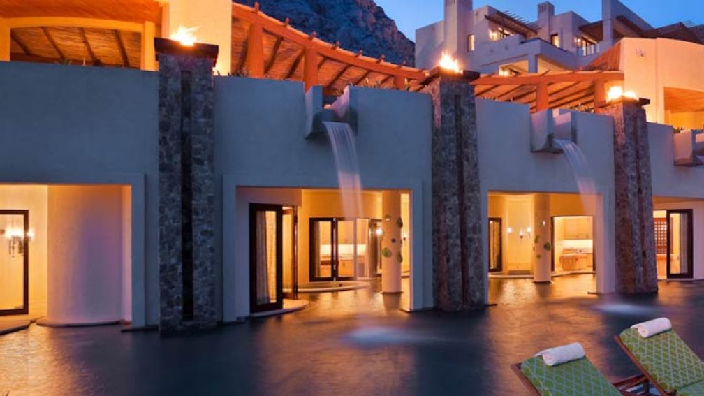 The waterfalls outside of the spa // © 2014 Capella Pedregal 2